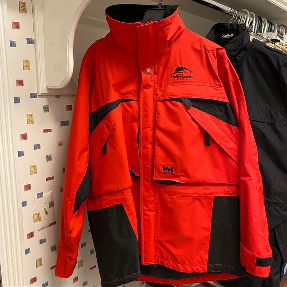 Helly Hansen Other - Helly Hansen Winter Parka w/ Large Hood - Red - XL